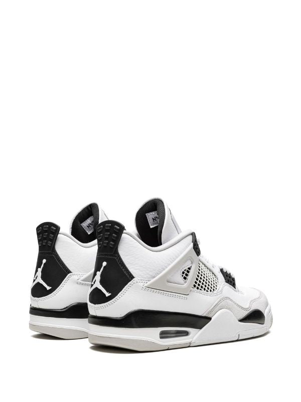 Jordan 4 (Military Black)